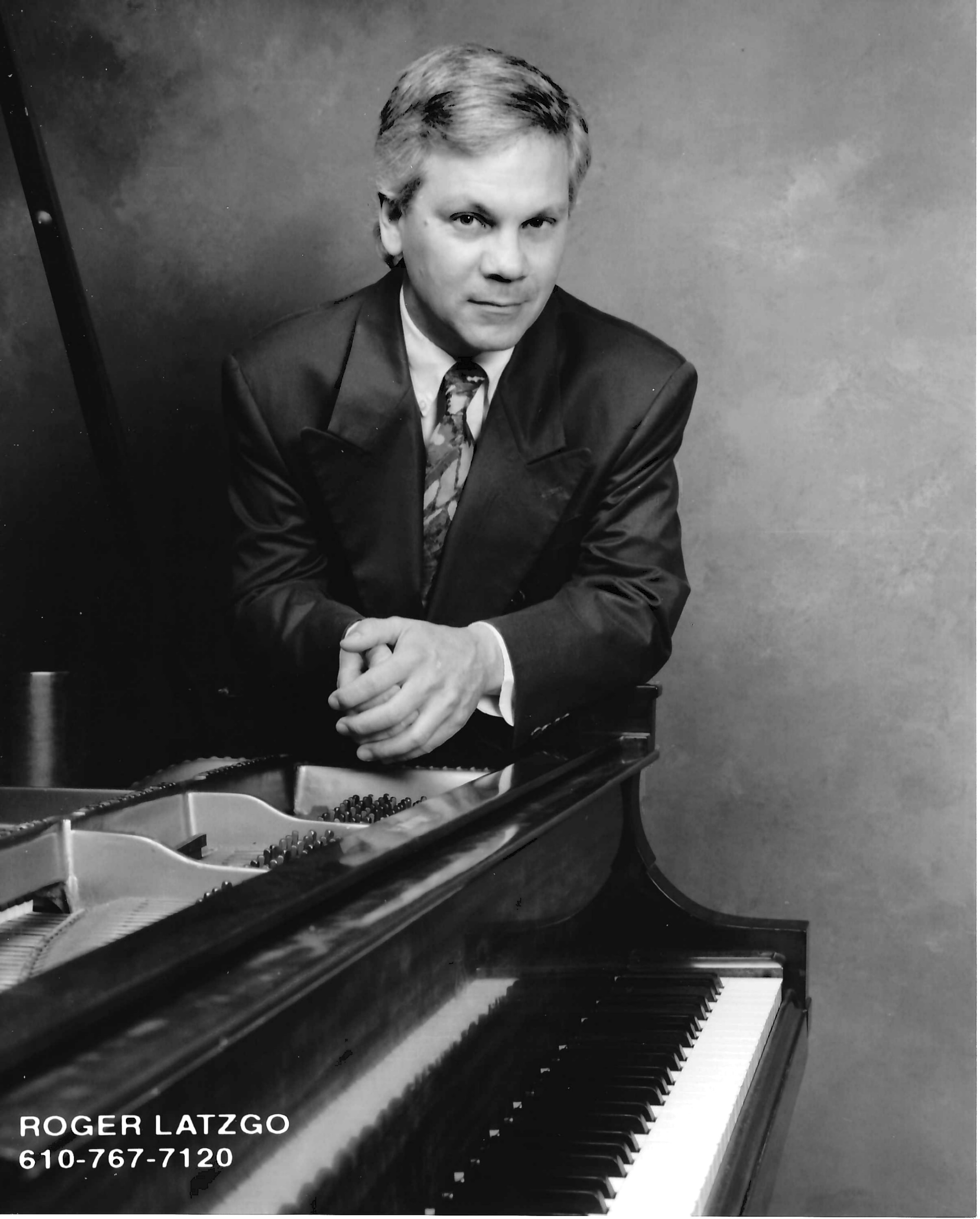 Latzgo, Roger